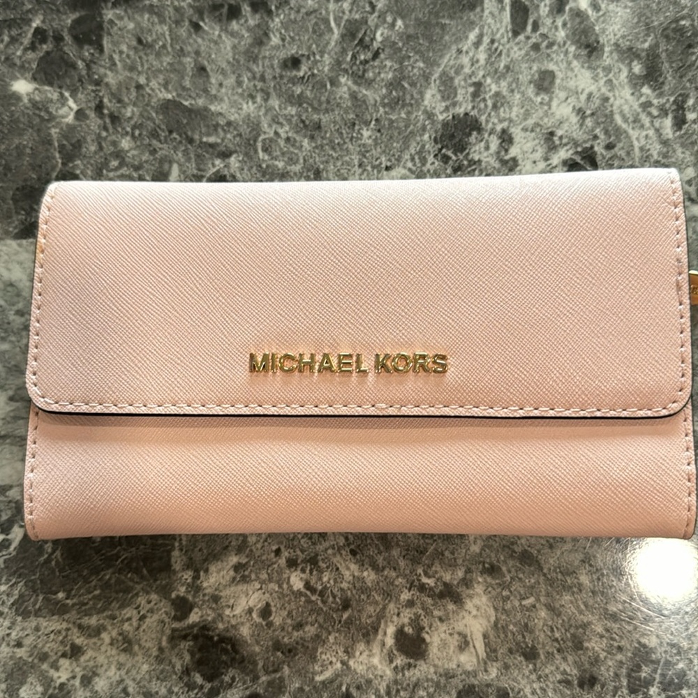 Michael Kors Women's Jet Set Travel Large Trifold Wallet (Powder Blush)
